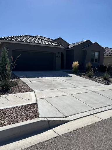 Main picture of 2764 Kings Canyon Loop NE