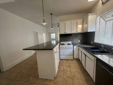Main picture of 335 Orange Ave