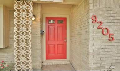 Main picture of 9205 Vicksburg Ave