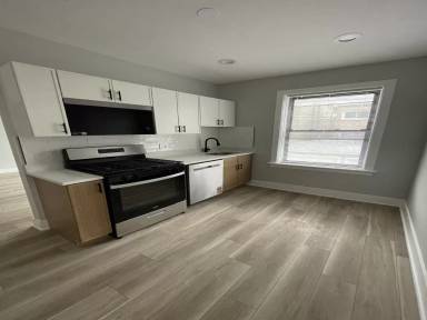 Main picture of 6150 N Francisco Ave