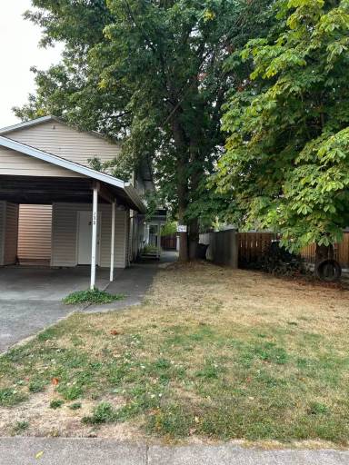 Main picture of 730 5th Ave SE