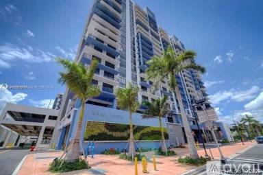 Main picture of 5350 Park at Downtown Doral