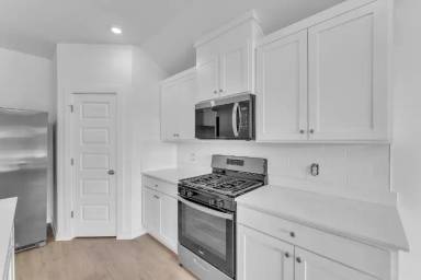Main picture of 4671 W Aurora St
