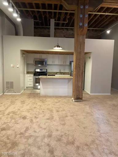 Main picture of 1444 N Wells St