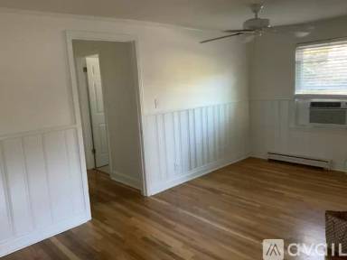 Main picture of 5001 Elkins Ave