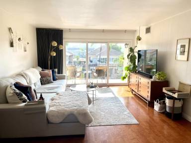 Main picture of 2244 2nd Ave