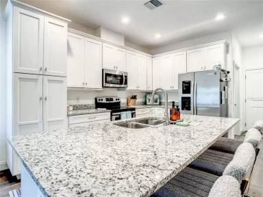 Main picture of 902 8th Ave NW