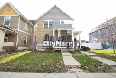 Main picture of 1223 E New York St
