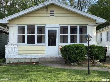 Main picture of 1402 E Lake Ave