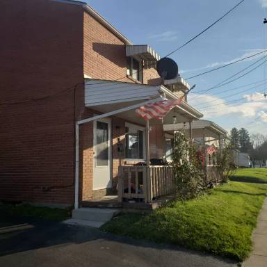 Main picture of 11 W McNutt St