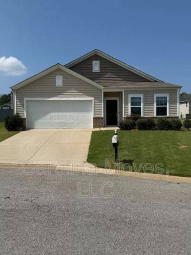Main picture of 6 Larson Dr