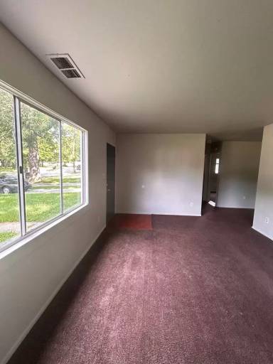 Main picture of 4815 Oliver St