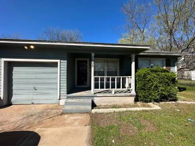 Main picture of 1805 NW Kingsbury Ave