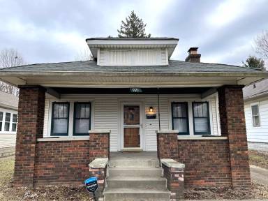 Main picture of 927 N Chester Ave