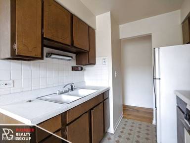 Main picture of 530 W Aldine Ave