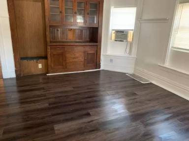 Main picture of 391 Sherburne Ave