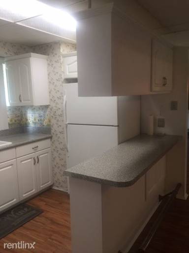 Main picture of 7634 Lindley Ave