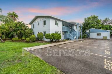 Main picture of 1670 Laurel St