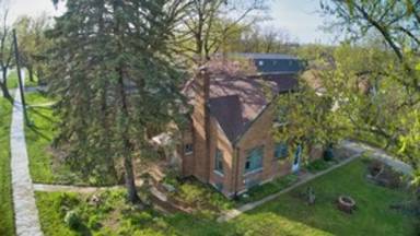 Main picture of 524 E 9th St