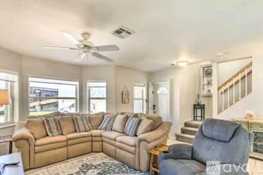 Main picture of 74 Nettles Blvd