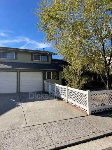 Main picture of 2915 Everett Dr