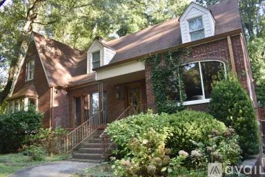 Main picture of 1880 Avon Ave SW