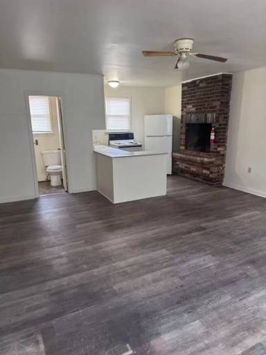 Main picture of 125 W Burke St