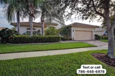 Main picture of 519 NW Blue Lake Dr