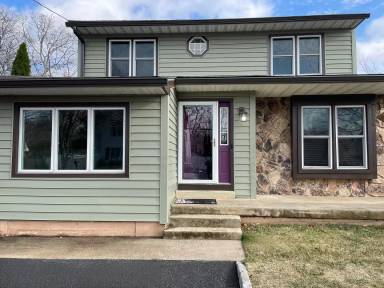 Main picture of 807 Willow Rd