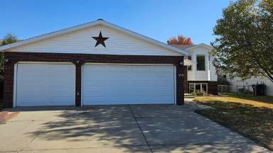 Main picture of 2535 Colonial Dr