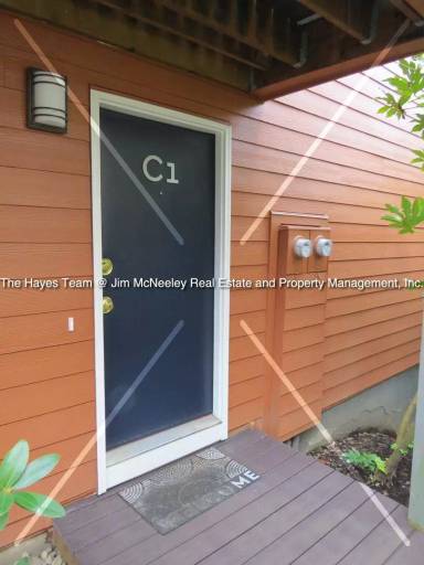Main picture of 3701 SW Condor Ave