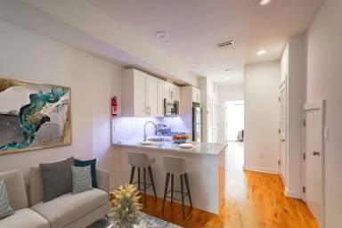 Main picture of 1642 N Marshall Street