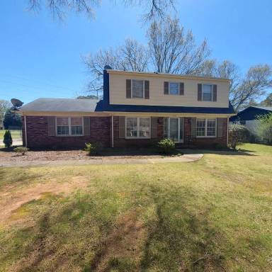 Main picture of 2405 Greenwood Dr SE