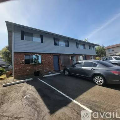 Main picture of 1043 Lookingglass Rd