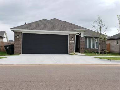 Main picture of 713 Blue Fish Rd