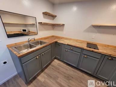 Main picture of 212 Oak Ave