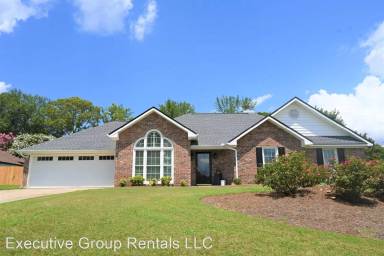 Main picture of 2116 Bridle Ct