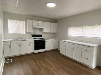 Main picture of 200 Onyx St