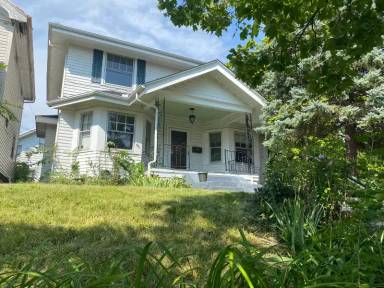 Main picture of 127 Iroquois Ave