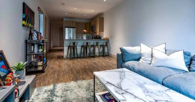 Main picture of 1 E Main St