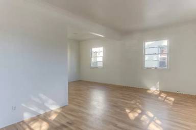 Main picture of 313 Venice Way