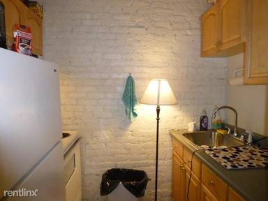 Main picture of 894 Huntington Ave