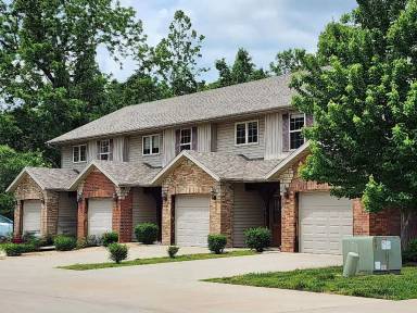Main picture of 5265 S Michigan Ave