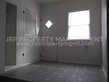 Main picture of 240 N Webster St