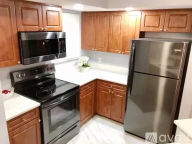 Main picture of 908 E Tiffany Dr