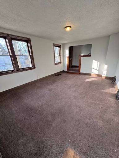 Main picture of 4728 Monroe St