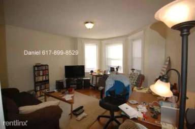 Main picture of 352 Riverway