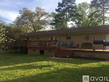 Main picture of 430 Shady Ln