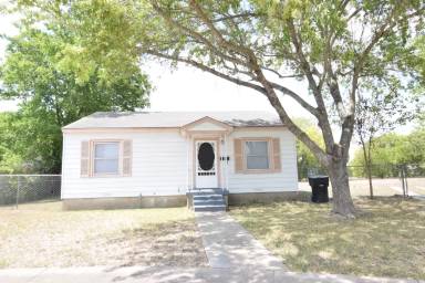 Main picture of 913 Bowie Ct