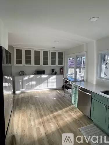 Main picture of 10 Braddock Dr